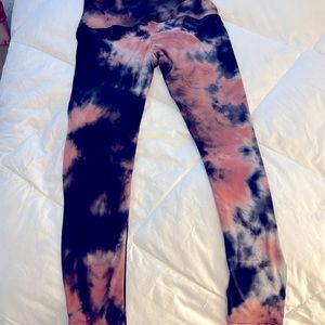 NWOT Tye die leggings size large